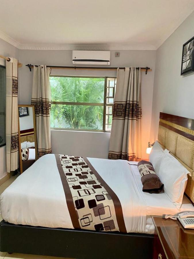Dolar Lodges&Tours Maun Extérieur photo