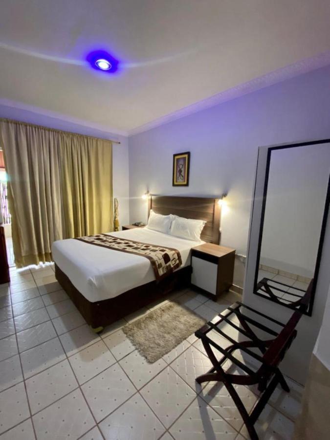 Dolar Lodges&Tours Maun Extérieur photo