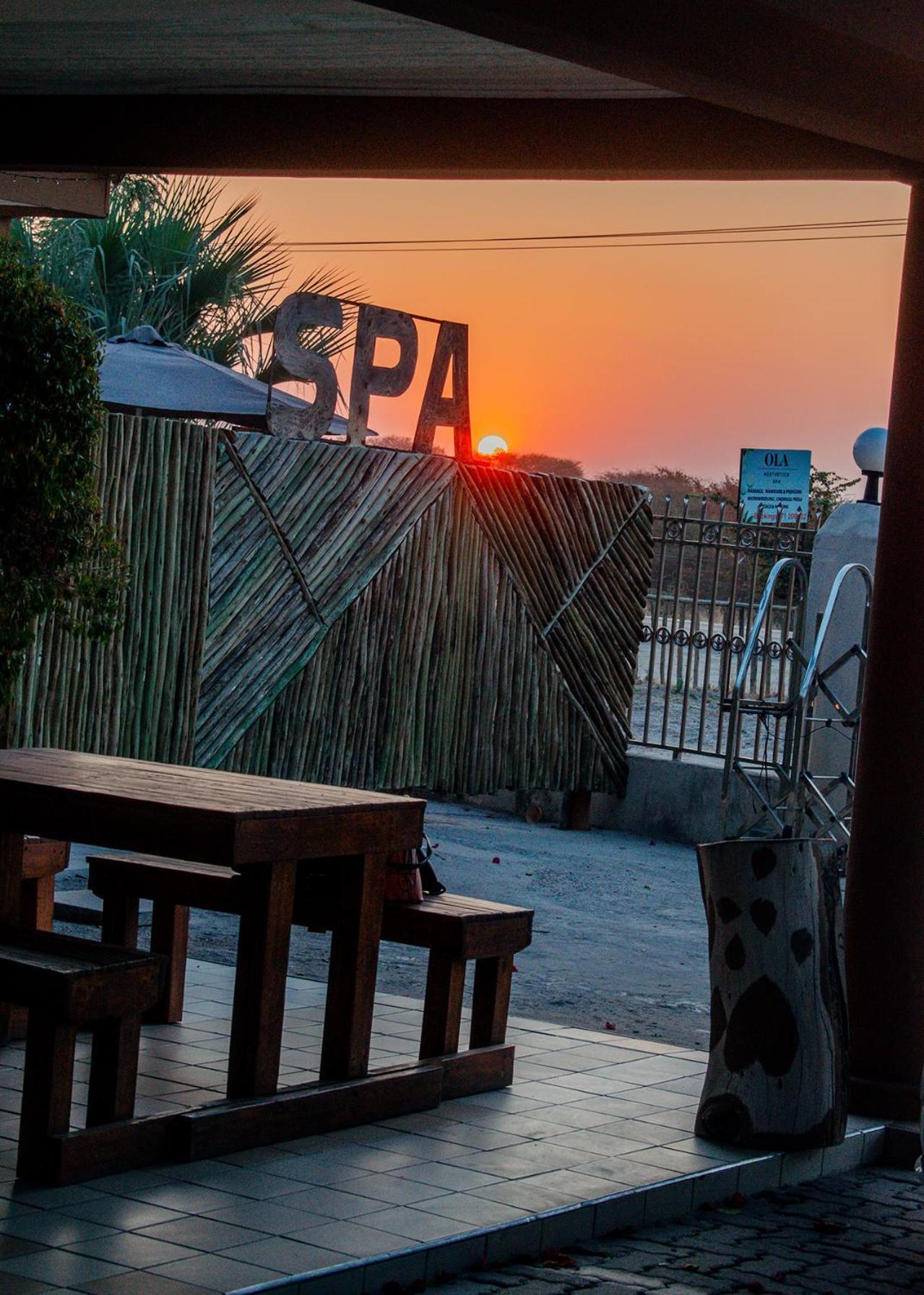 Dolar Lodges&Tours Maun Extérieur photo