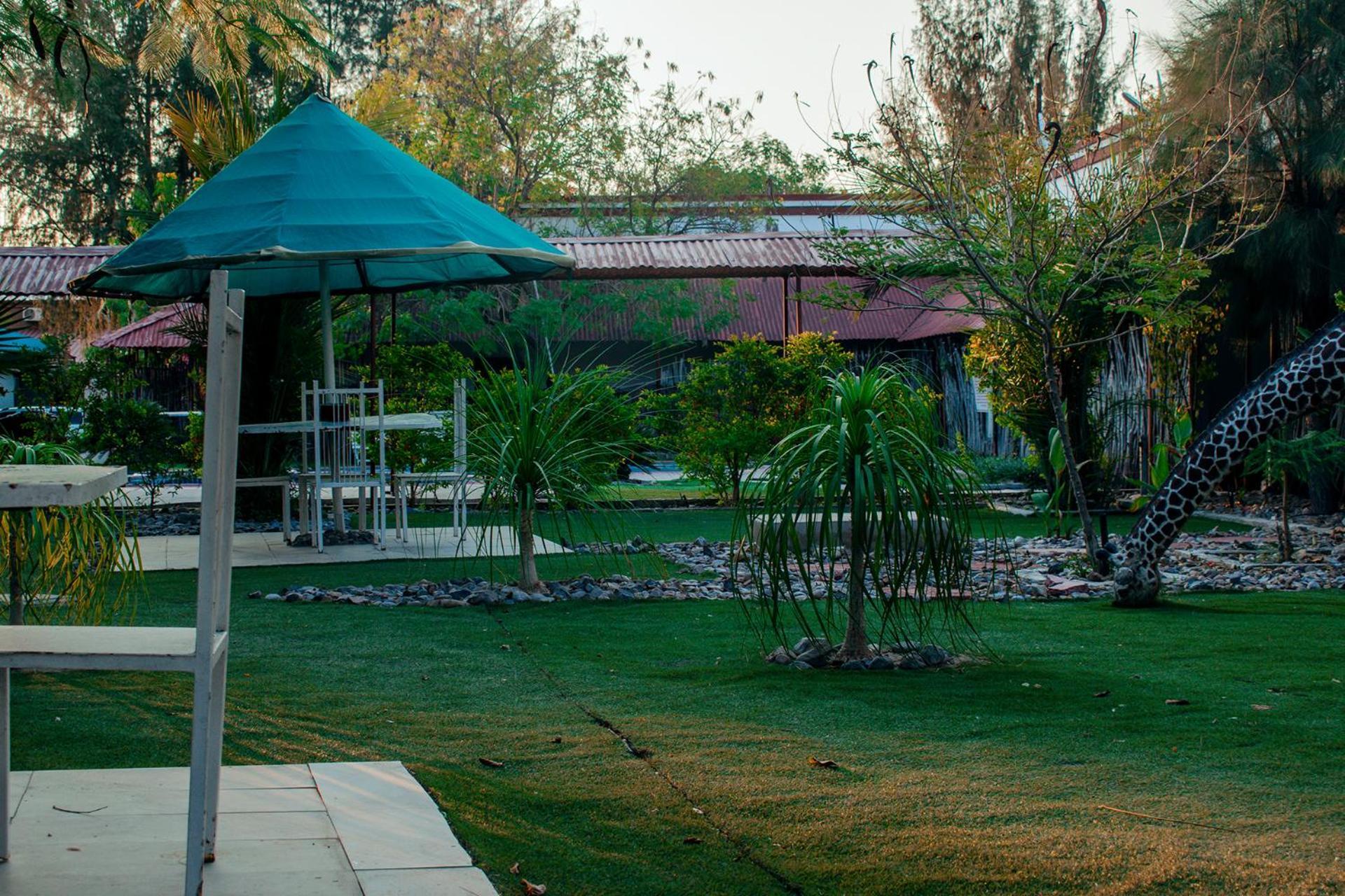 Dolar Lodges&Tours Maun Extérieur photo